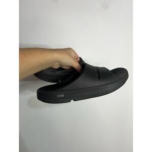 OOFOS OOmega OOahh Slide sandals in black Men’s size 10 or women’s 12